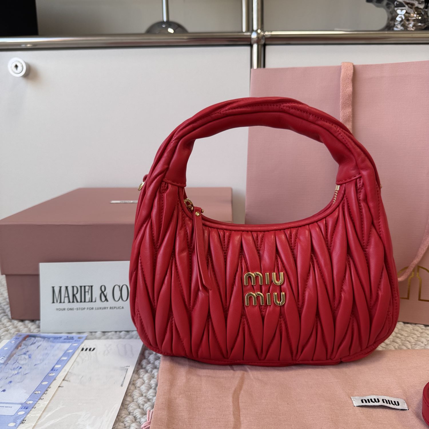 HOBO SHOULDER BAG, LAMBSKIN – RED